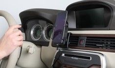 Brodit Qi trdls aktiv holder med sig-kontakt 718115