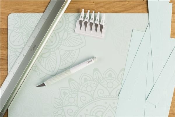 Kit Cutter Cricut TrueControl Avec 5 Lames De Rechange - Pour Découpe Précise Papier, Carton, Plastique Fin